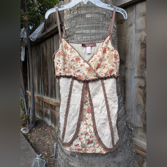 Lena jeans Tops - True Vintage Y2K Floral Lace Cami – Earthy Fairy Core